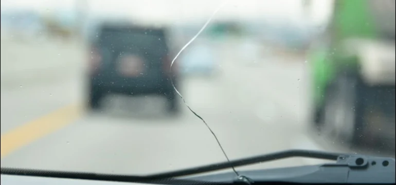 Beşiktaş Oto Çatlak Cam Tamiri